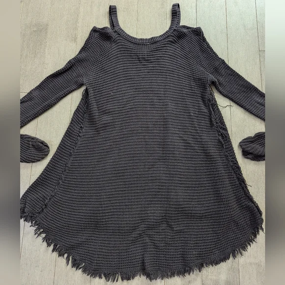 Free People Black cold shoulder slouchy sweater tunic size XS - Picture 13 of 13
